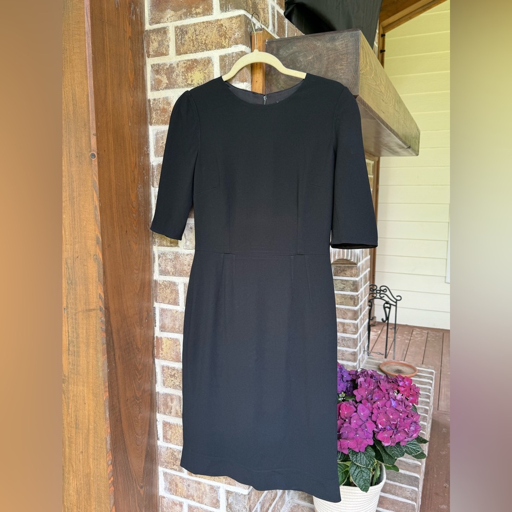 NWT Dolce and Gabbana size 44 (US 6) Black Dress.